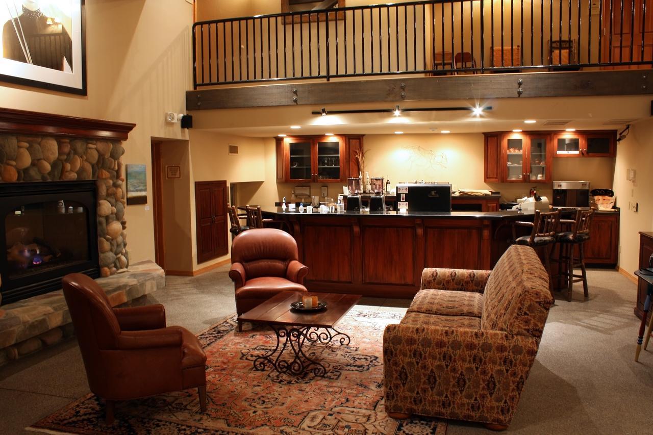 Mountain Lake Lodge Woods Bay Екстериор снимка